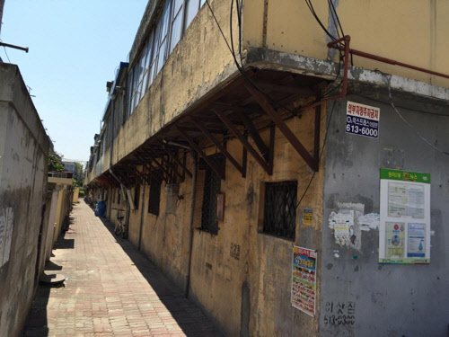 다음달부터 고양, 안양 등 경기도 내 도시재생뉴딜 시범 사업 대상지 6곳에서 사업이 본격화된다. 사진은 경기도 내 도시재생 대상 쇠퇴지역 전경.